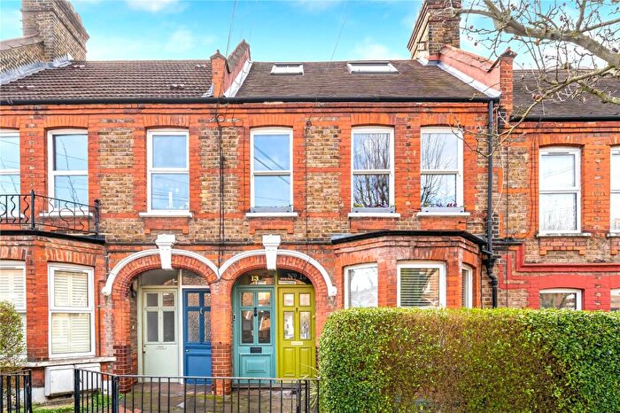 3 Bedroom Flat For Sale In Diana Road, Walthamstow, London, E17