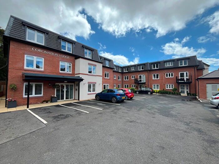 2 Bedroom Flat To Rent In Grange Road, West Kirby, Wirral, CH48