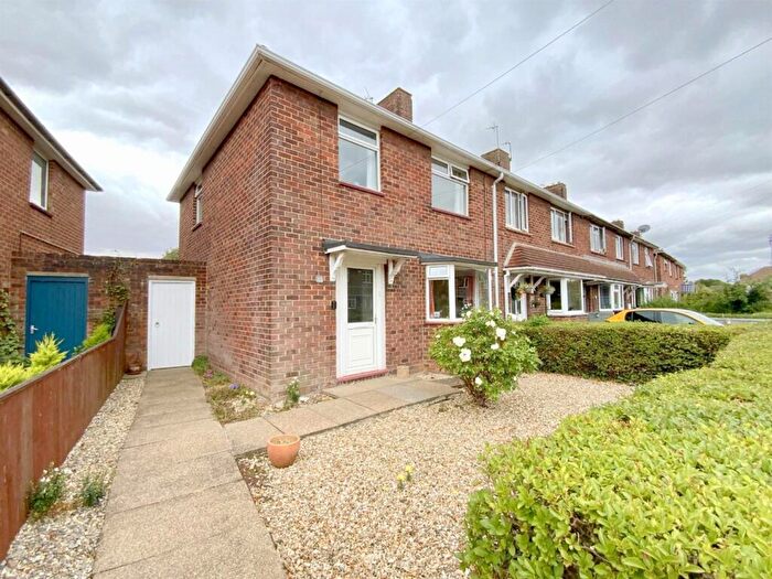 3 Bedroom End Of Terrace House For Sale In Filey Road, Grimsby, DN32