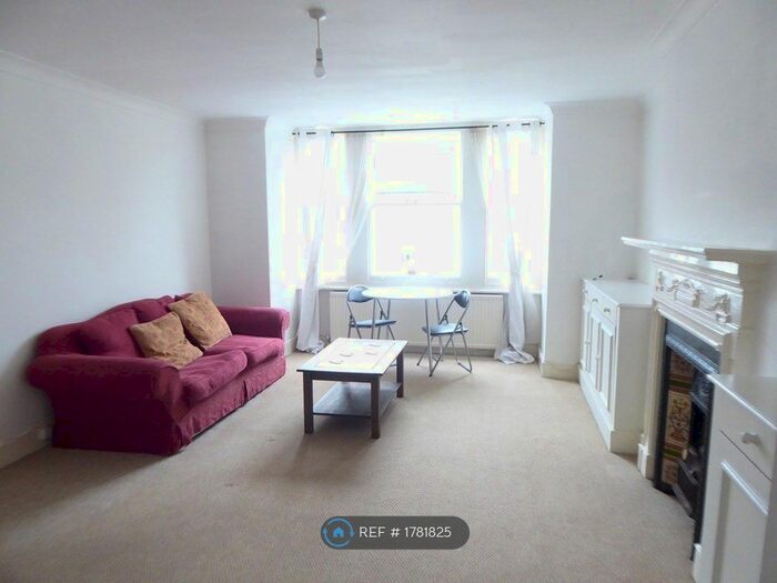 2 Bedroom Flat To Rent In Norwood, London, SE19