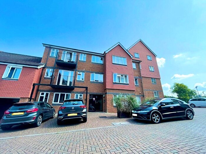2 Bedroom Apartment To Rent In Tower Close, East Grinstead, West Sussex, RH19