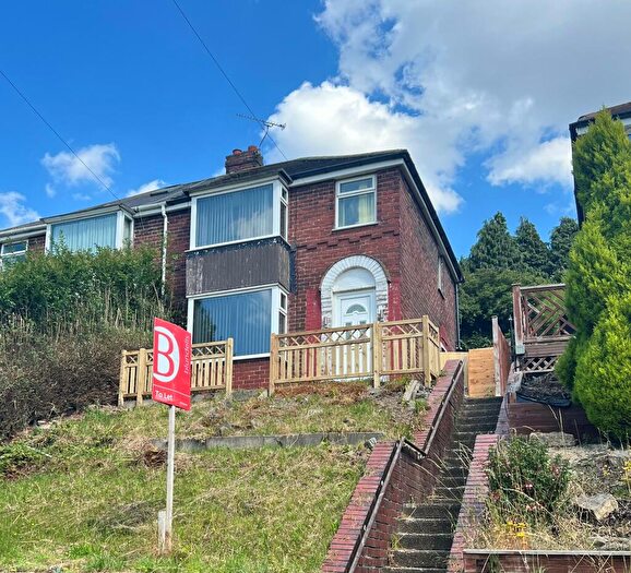 3 Bedroom House To Rent In Droppingwell Road, Rotherham, S61