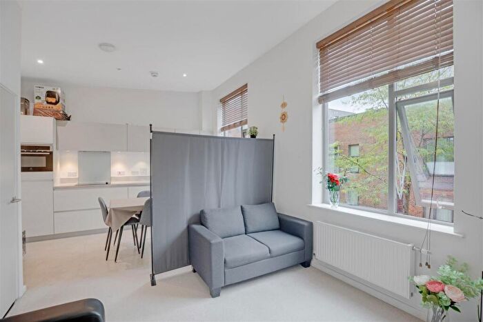 1 Bedroom Apartment For Sale In Tilly Court, Canning Town, E16