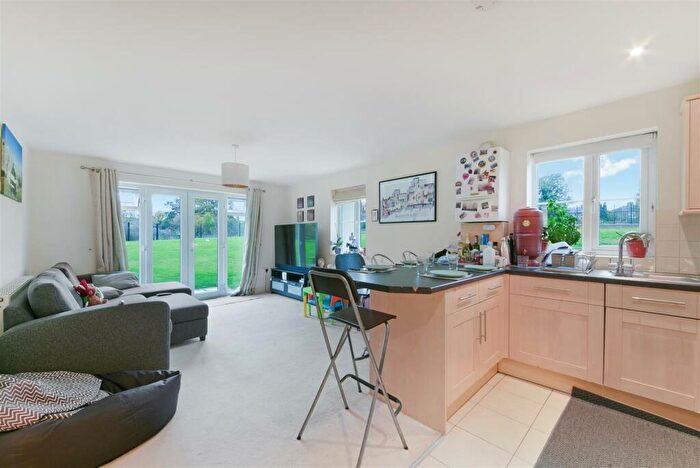 2 Bedroom Flat To Rent In Bishopsford Road, Poulter Park, Morden, SM4