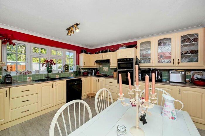4 Bedroom Detached House For Sale In Castle Lane, Bramber, BN44