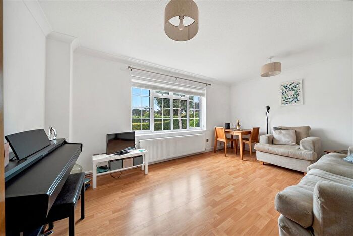 2 Bedroom Maisonette For Sale In Northbrook Road, Swanage, BH19 - Photo 2