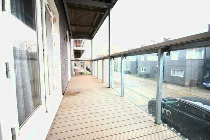 1 Bedroom Flat To Rent In Flat, Samuel Garside House, De Pass Gardens, Barking, IG11