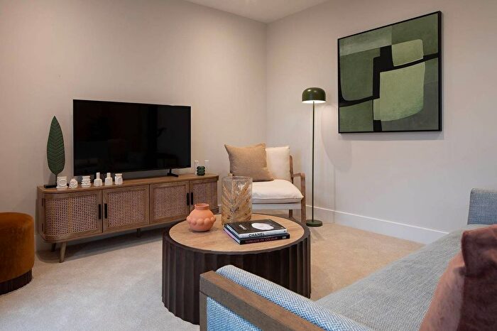 4 Bedroom Property For Sale In Frankum Mews, Wood Green, N22