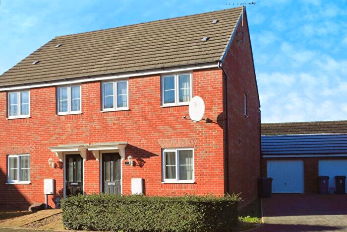 3 Bedroom Semi-Detached House For Sale In Lander Crescent, Peterborough, PE7