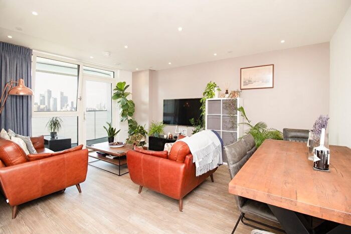 2 Bedroom Flat To Rent In Fiador Apartments, Greenwich, SE10