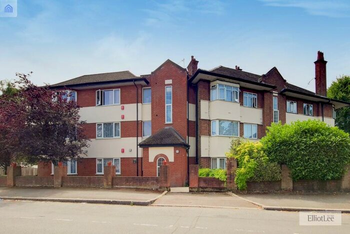 2 Bedroom Apartment To Rent In Clitheroe Court, Alexandra Avenue, Harrow, Greater London, HA2
