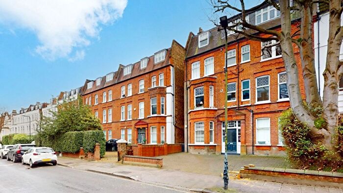 2 Bedroom Flat To Rent In Greencroft Gardens, London, NW6