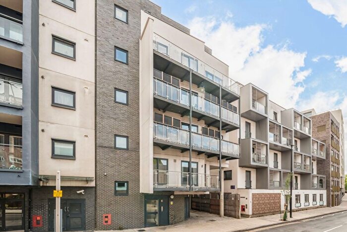 1 Bedroom Flat For Sale In Bow Common Lane, London, E3