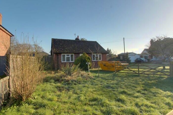 2 Bedroom Bungalow To Rent In The Heath, Tattingstone IP9