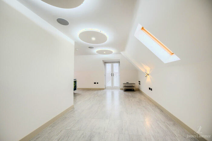 2 Bedroom Apartment For Sale In The Willows, Edgbaston Road, Edgbaston, B12