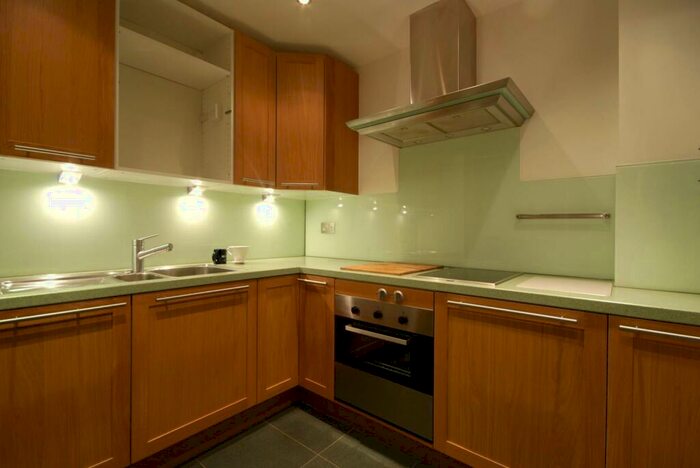 1 Bedroom Flat To Rent In Whitechapel Road, Whitechapel, London, E1