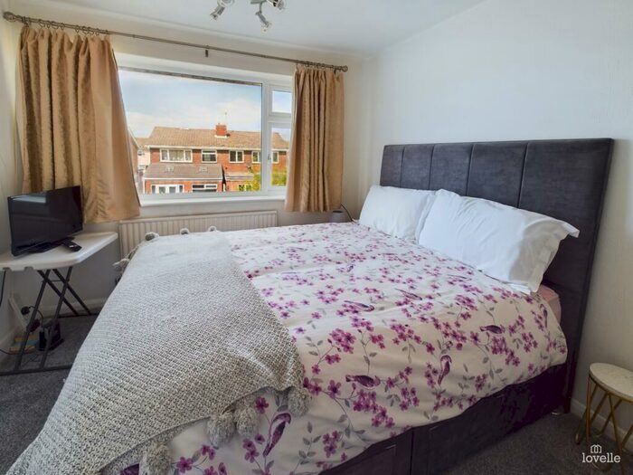 3 Bedroom Semi-Detached House For Sale In Whitfield Road, Scunthorpe, DN17