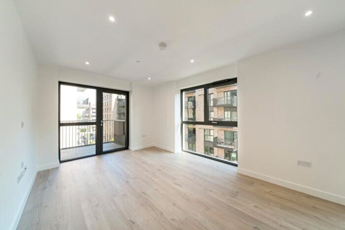 1 Bedroom Apartment To Rent In Damsel Grove London, N4