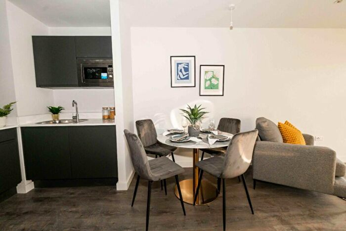 2 Bedroom Apartment To Rent In Cross Lane, Manchester, Greater Manchester, M5