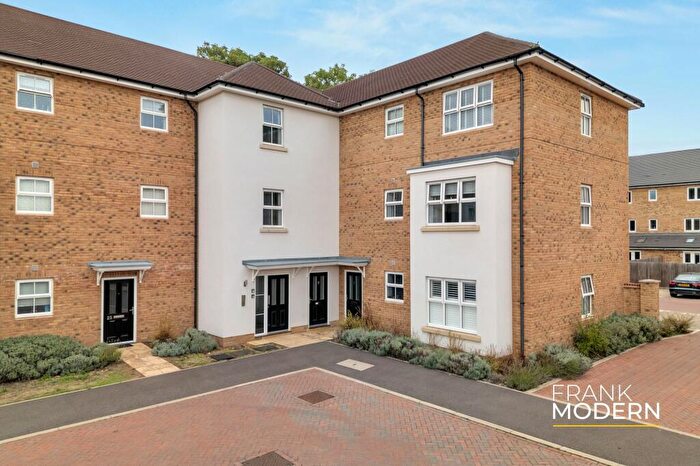 2 Bedroom Flat For Sale In Waterfield Close, Peterborough, PE3