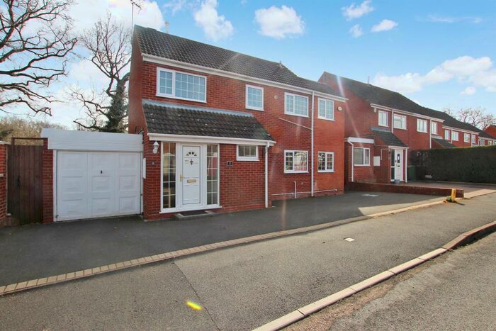 3 Bedroom Detached House To Rent In Lassington Close, Redditch, B98