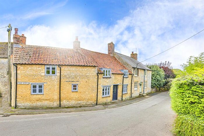 3 Bedroom Terraced House For Sale In The Syke, Brigstock, NN14