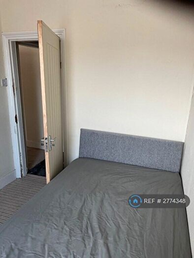 4 Bedroom Semi-Detached House To Rent In Brighton Grove, Newcastle Upon Tyne, NE4