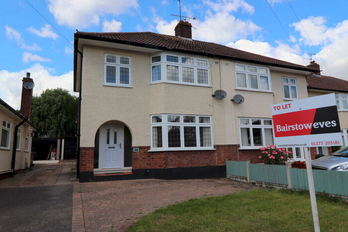 3 Bedroom House To Rent In Ingatestone Village, CM4
