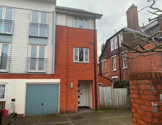 5 Bedroom Town House To Rent In Holland Road, Maidstone, ME14