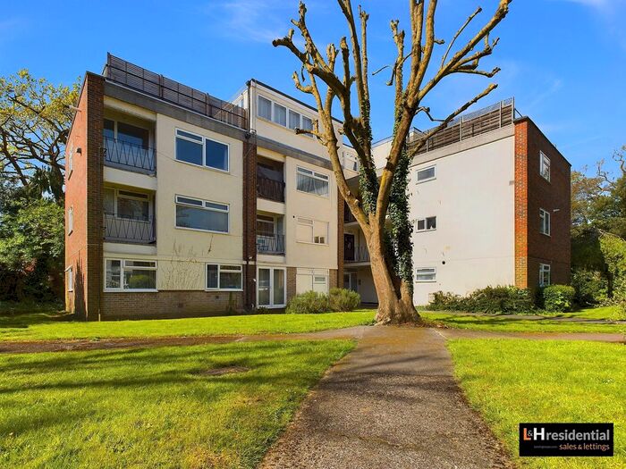 1 Bedroom Flat To Rent In Dunraven Drive, Enfield, EN2