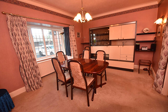 4 Bedroom Detached House For Sale In Bowers Avenue, Davyhulme, M41