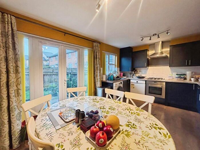 4 Bedroom Semi-Detached House For Sale In Lynwood Way, South Shields, NE34