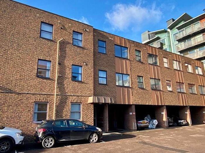 Studio To Rent In St. Marys Close, Maidenhead, SL6