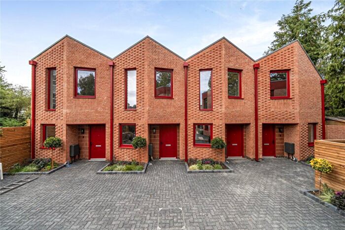 2 Bedroom House For Sale In Oak Mews, Fortis Green, London, N2