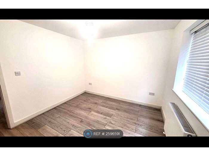 1 Bedroom Flat To Rent In Englefields, Sunbury-On-Thames, TW16