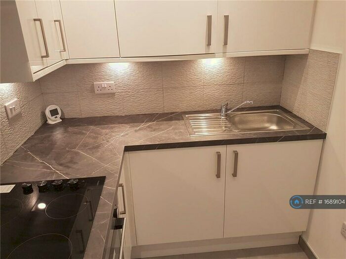2 Bedroom Flat To Rent In Whitehill Street, Glasgow, G31