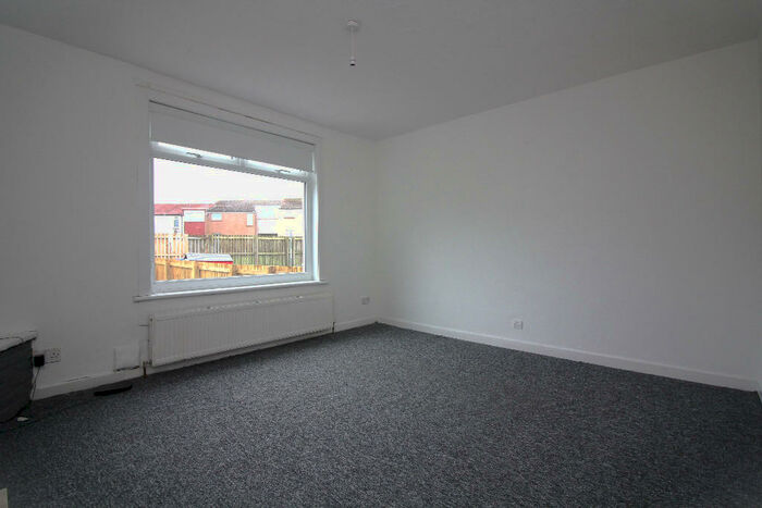 2 Bedroom End Of Terrace House To Rent In Arran Court, Stevenston, KA20