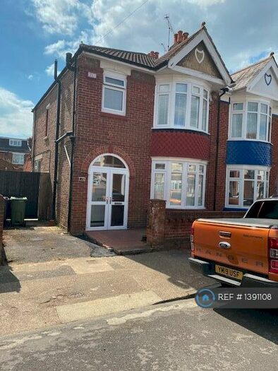 3 Bedroom Semi-Detached House To Rent In Torrington Rd, Portsmouth, PO2