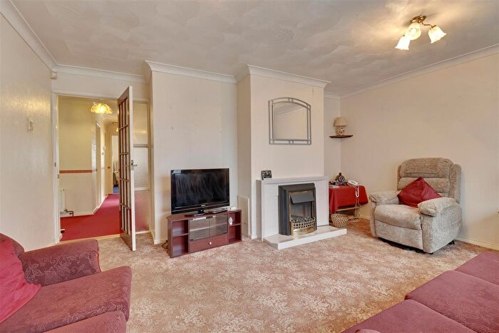 3 Bedroom Bungalow For Sale In Shelley Gardens, Waterlooville, PO8