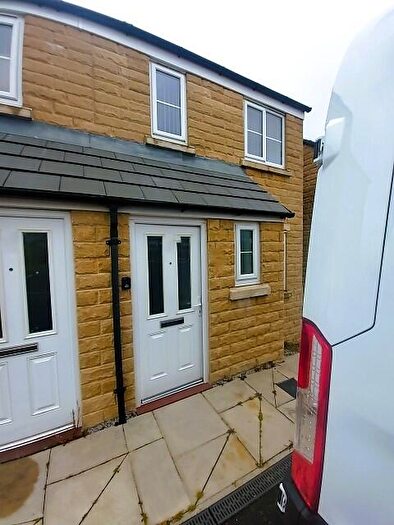 2 Bedroom Semi-Detached House To Rent In Weatherhill View, Huddersfield, West Yorkshire, HD3