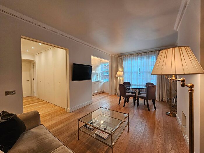 2 Bedroom Flat To Rent In Upper Grosvenor St, London, W1K