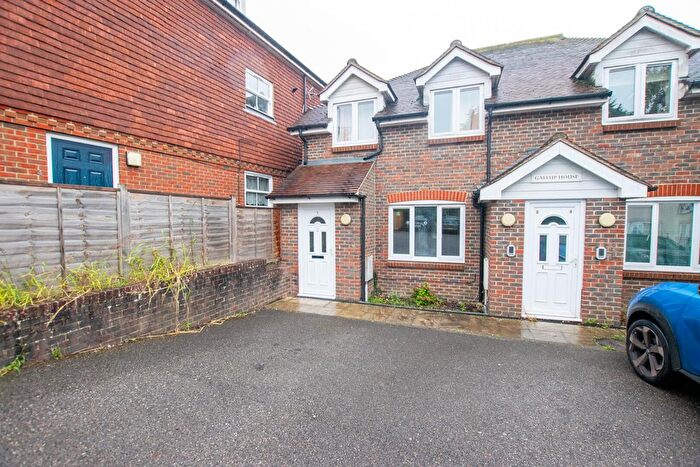 2 Bedroom Flat To Rent In Hempstead Road, Uckfield, TN22