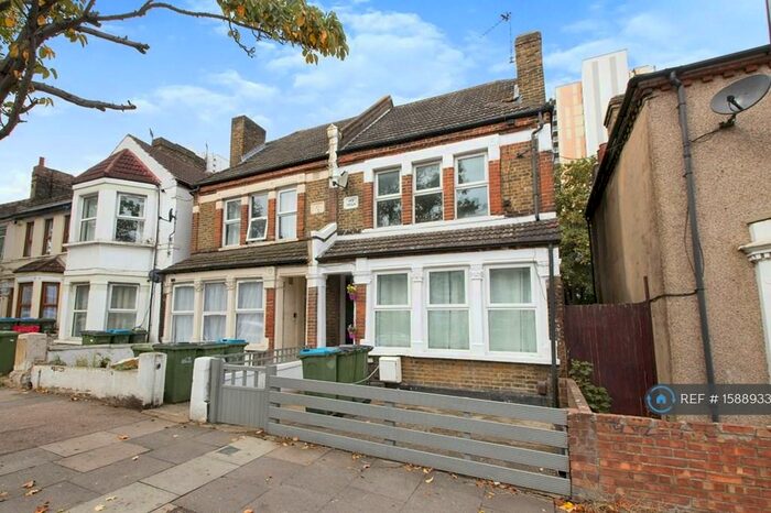 3 Bedroom Maisonette To Rent In Griffin Road, London, SE18
