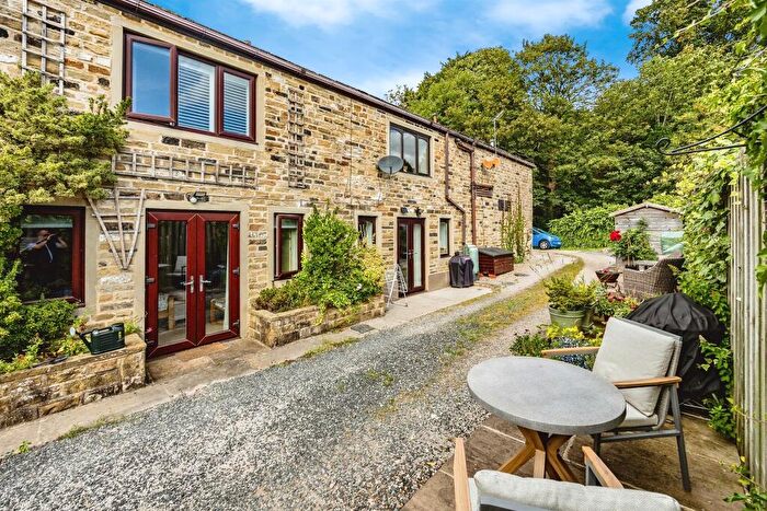 3 Bedroom Terraced House For Sale In The Steps, Sowerby Bridge, HX6