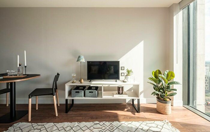 1 Bedroom Apartment To Rent In Commercial Way, Woking, Surrey, GU21