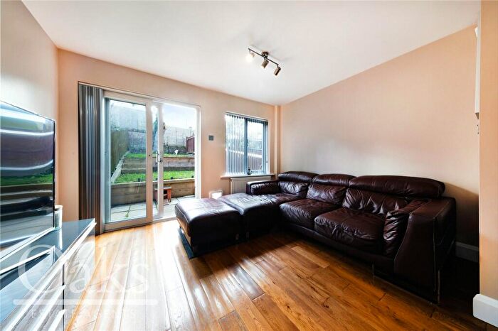 3 Bedroom Terraced House For Sale In Lansdowne Wood Close, West Norwood, SE27