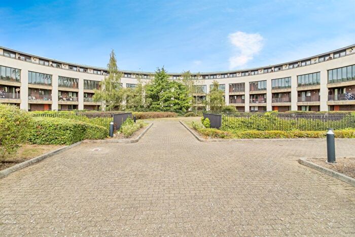 2 Bedroom Flat For Sale In Huntley Crescent, Milton Keynes, MK9