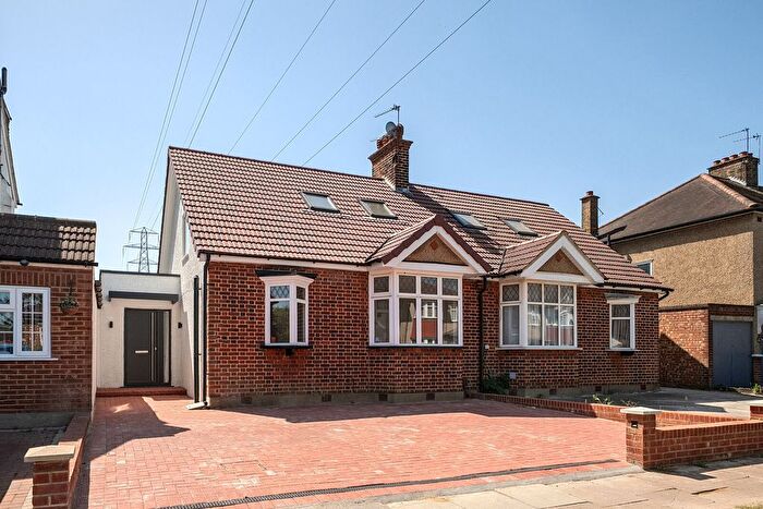 4 Bedroom Semi-Detached House To Rent In Norwood Drive, Harrow, HA2