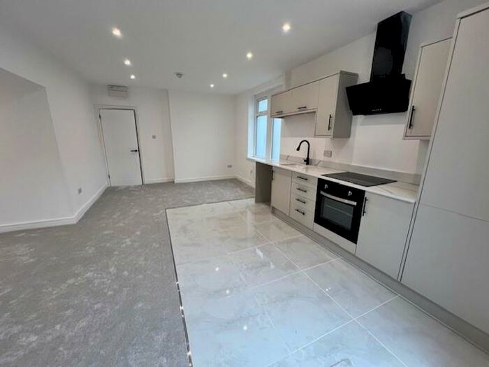 1 Bedroom Apartment To Rent In Whitchchurch Road, Cardiff, CF14