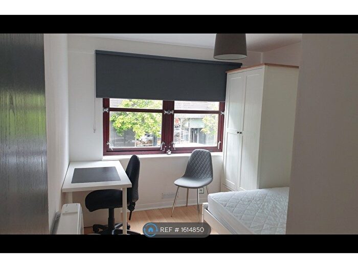 2 Bedroom Flat To Rent In Albion Gate, Glasgow, G1